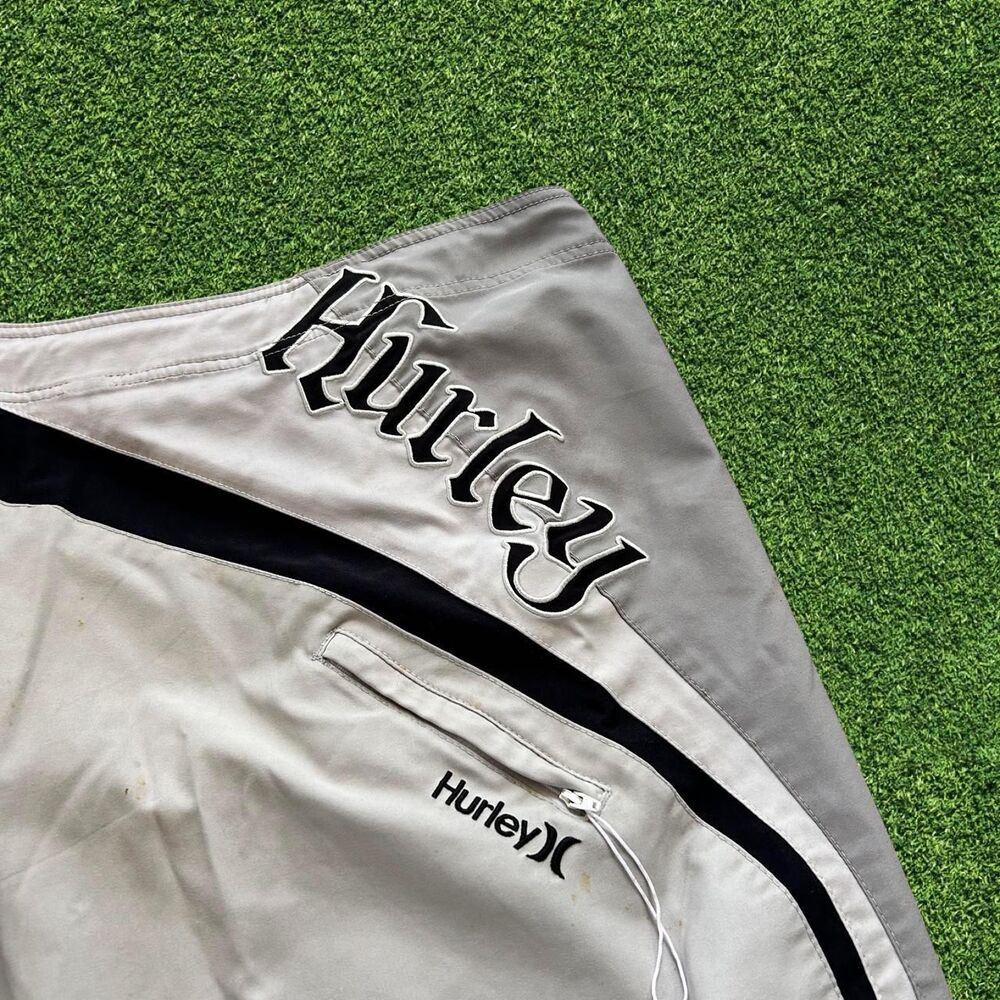 Hurley VTG 2000s insane Y2K surfwear spellout baggy boardshorts